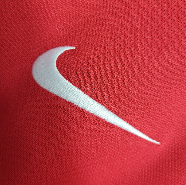 CAMISA RETRÔ SELEÇÃO DE PORTUGAL I 16 - TORCEDOR - NIKE - VERMELHO COM DETALHES EM VERDE - MASCULINO