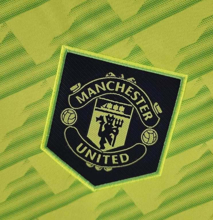 CAMISA MANCHESTER UNITED 22/23 - VERDE LIMÃO - ADIDAS - TORCEDOR - MASCULINO