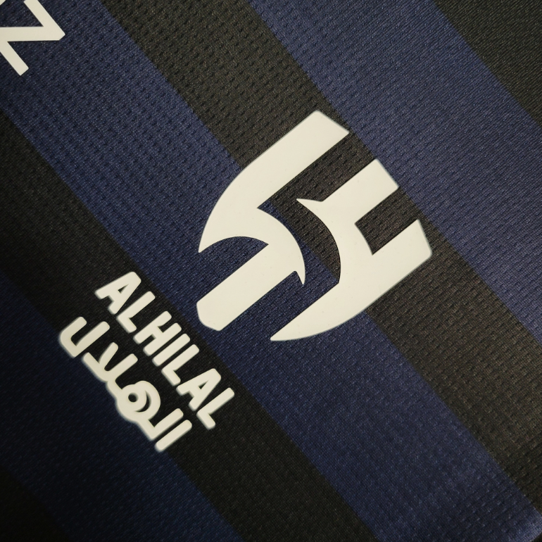 CAMISA AL-HILAL III 23/24 - AZUL COM DETALHES EM PRETO E BRANCO - PUMA - TORCEDOR - MASCULINO