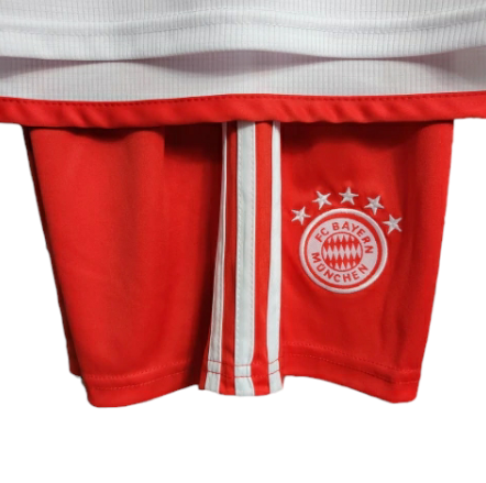 KIT INFANTIL BAYERN DE MUNIQUE I 23/24 - BRANCO COM DETALHES EM VERMELHO - ADIDAS - UNISSEX