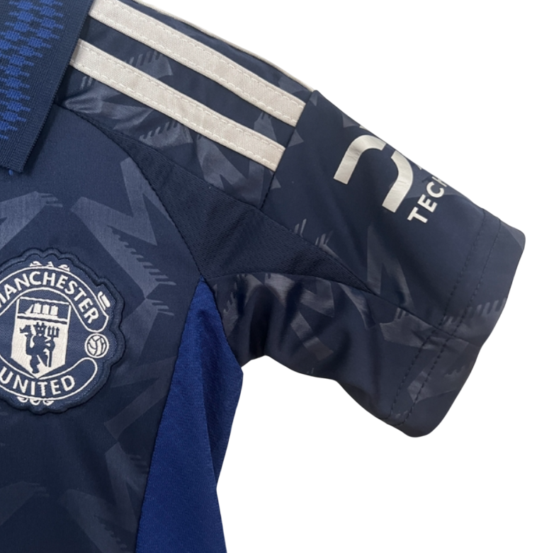 KIT INFANTIL MANCHESTER UNITED AWAY 24/25 - AZUL - ADIDAS - UNISSEX
