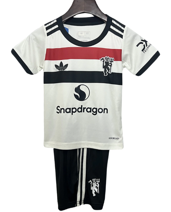KIT INFANTIL MANCHESTER UNITED AWAY 24/25 - BRANCO - ADIDAS - UNISSEX