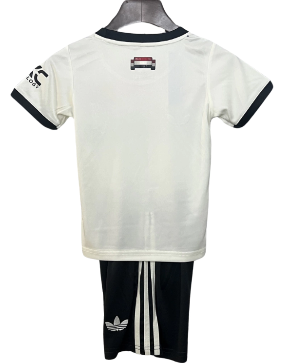 KIT INFANTIL MANCHESTER UNITED AWAY 24/25 - BRANCO - ADIDAS - UNISSEX